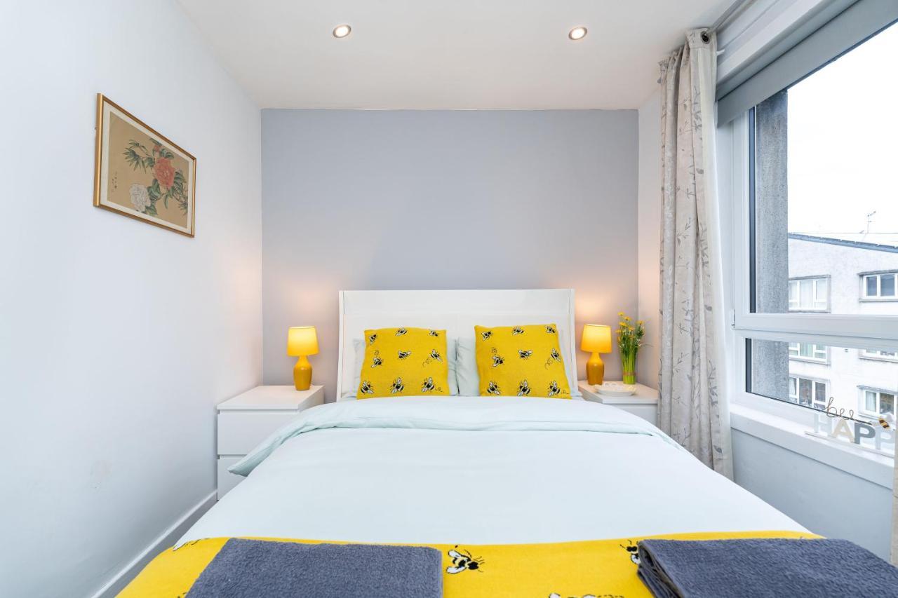 Lovely 3-Bedroom Flat With Free Parking بريدج أُفْ آلان المظهر الخارجي الصورة